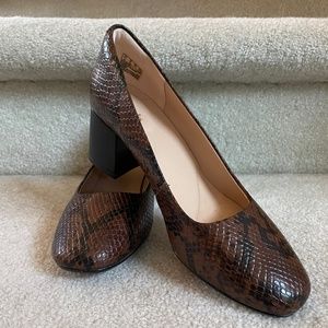 Comfortable Clarks Brown Leather Ladies Pumps Size 6